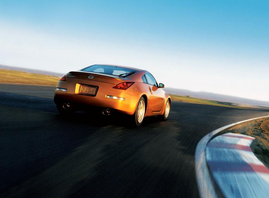  Nissan 350Z 2002 года  (фото 5 из 19)